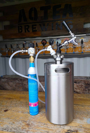 5L mini keg with adaptor to enable you to use a sodastream CO2 bottle 